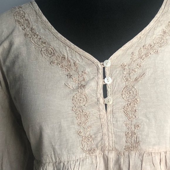 Linen embroidered detail blouse +BONUS! NWT! - Picture 4 of 5